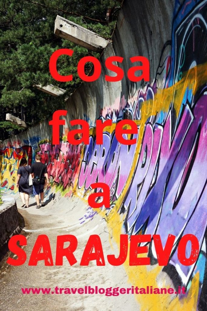 La pista da bob con i graffiti a Sarajevo