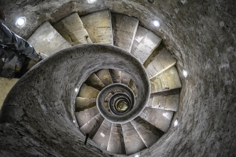La scala a chiocciola dell'Acquedotto Vergine di Roma, foto Luca Di Ciaccio
