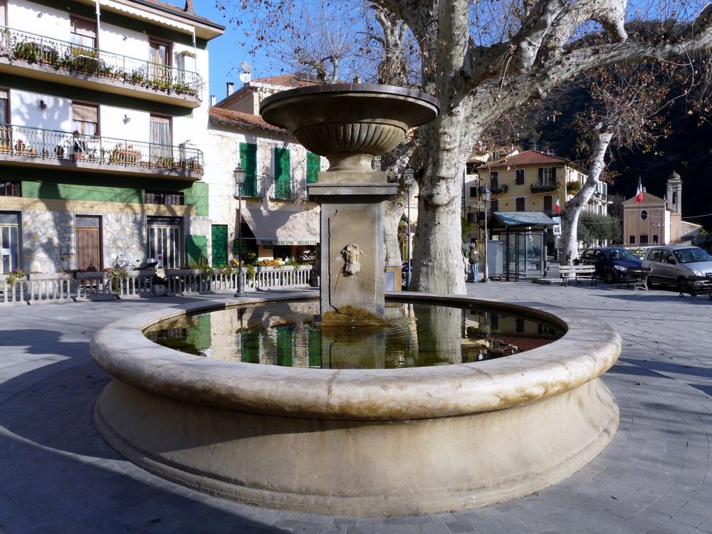 Fontana di Dolceacqua, Liguria, foto Davide Papalini