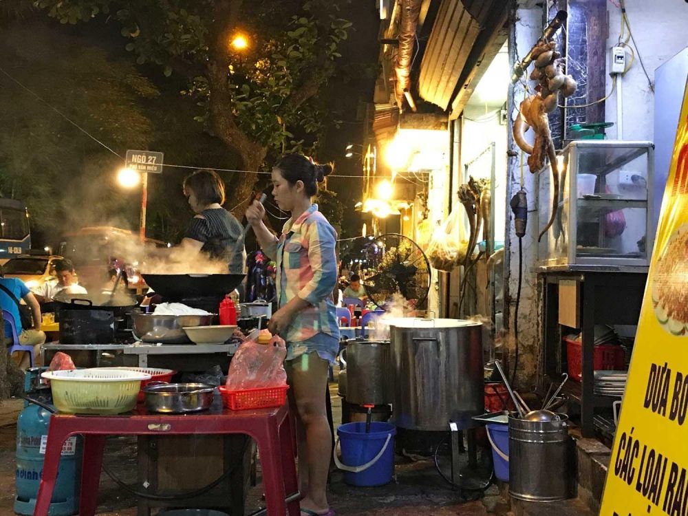 mercato notturno hanoi