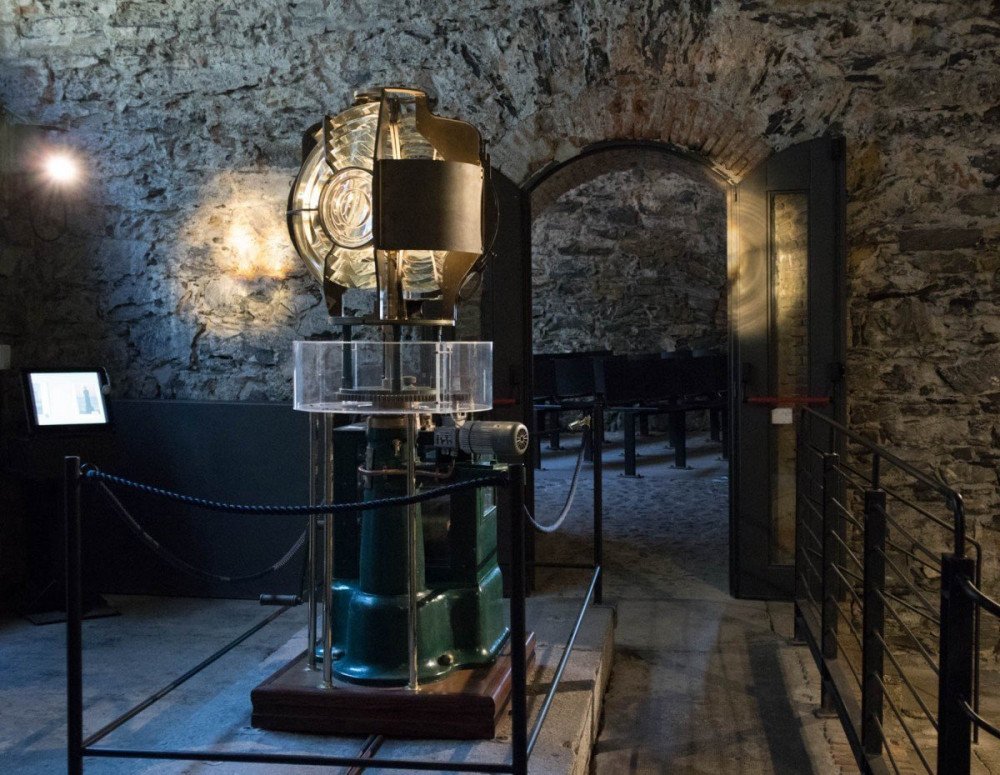 Lente di Fresnel nel museo della Lanterna di Genova