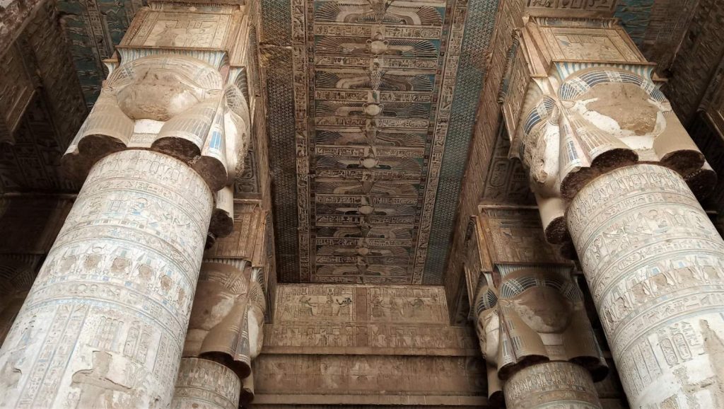Interno tempio egizio di Dendera