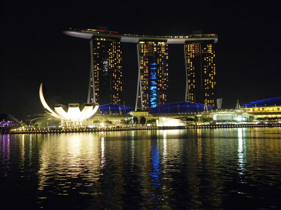 Marina Bay illuminata di notte, Singapore