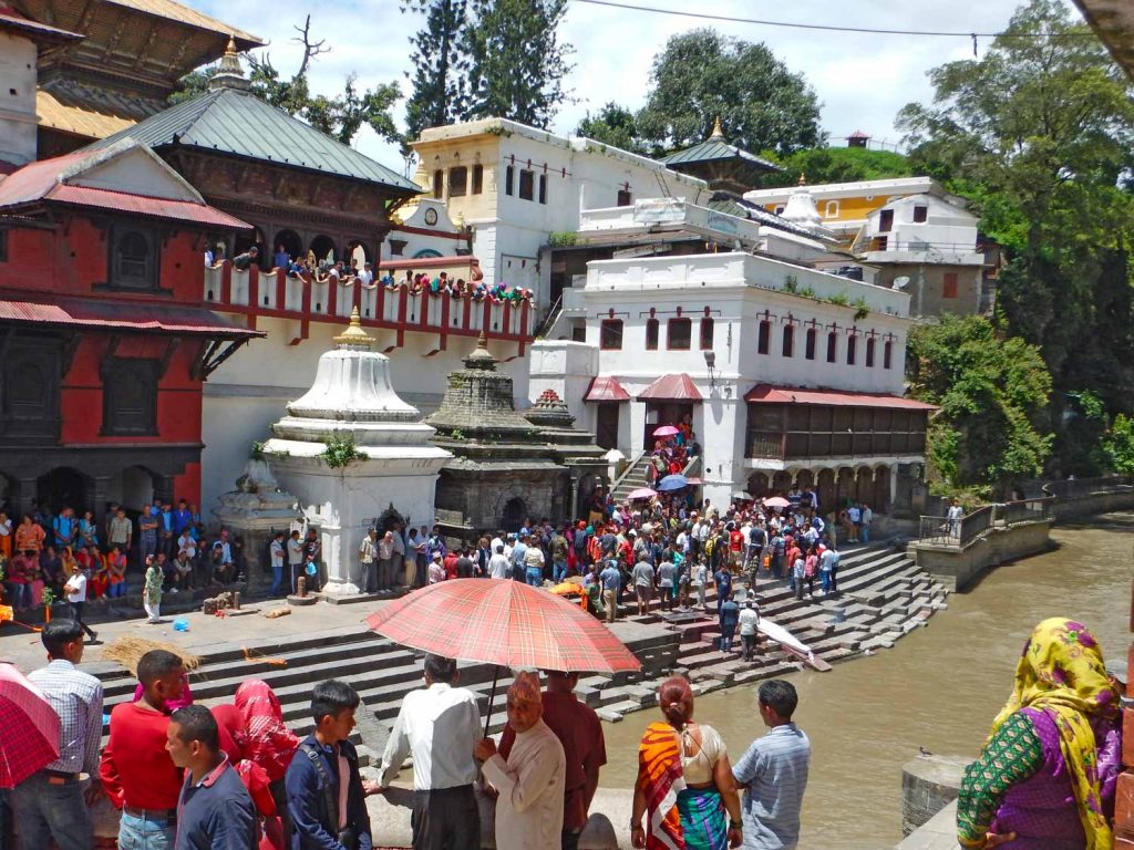 Cerimonia-funebre-al-tempio-di-Pashupatinath