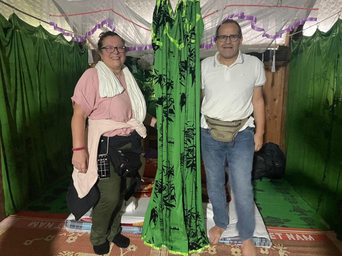 Cristina e Marcello nell'homestay tra le montagne di Hoang Su Phi, nel nord del Vietnam