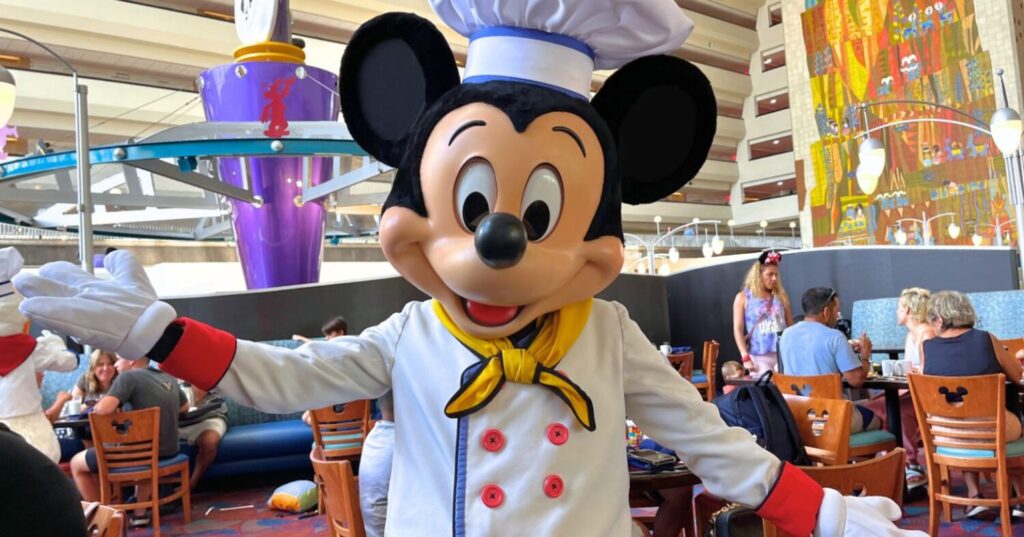 Topolino al Café Mickey a Disneyland Paris