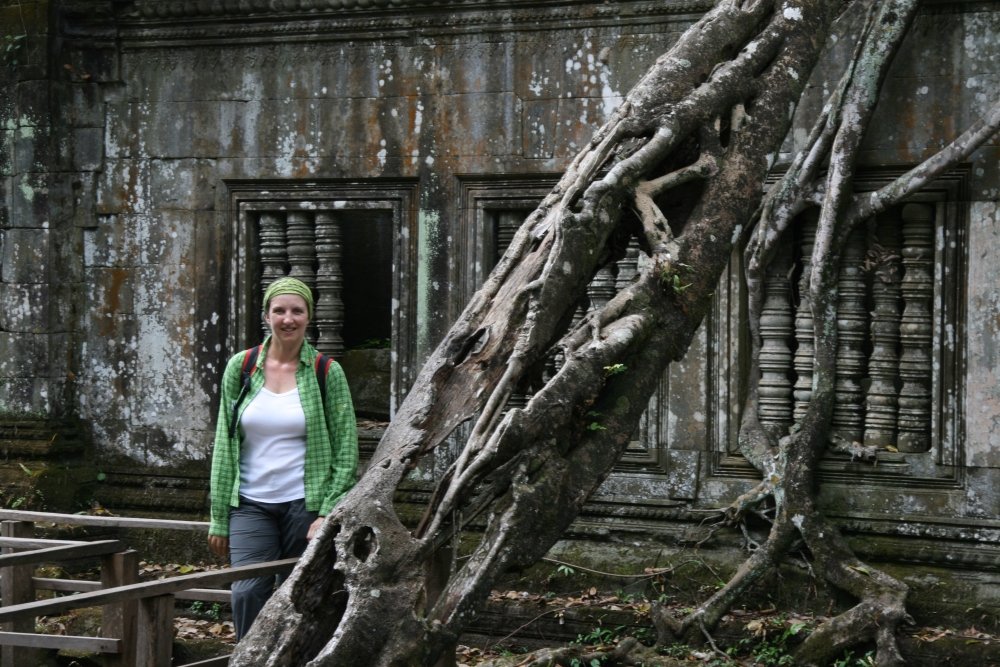 Raffaella Bertolin ai templi di Angkor in Cambogia Raffaella Bertolin ai templi di Angkor in Cambogia