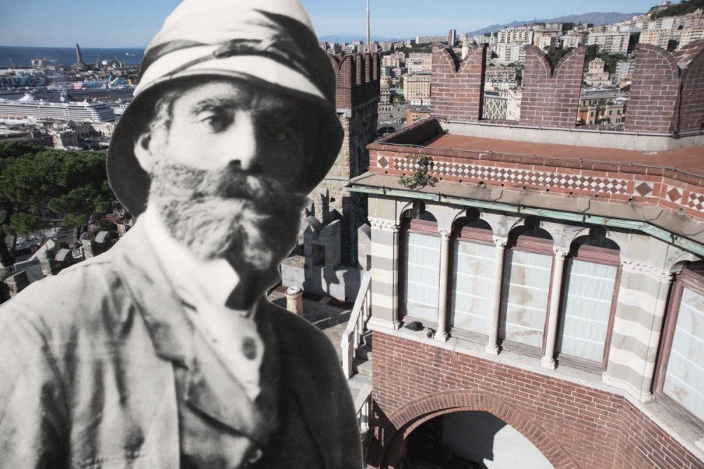 Il Capitano Enrico D'Albertis da una foto d'epoca. Sullo sfondo il Castello D'Albertis di Genova