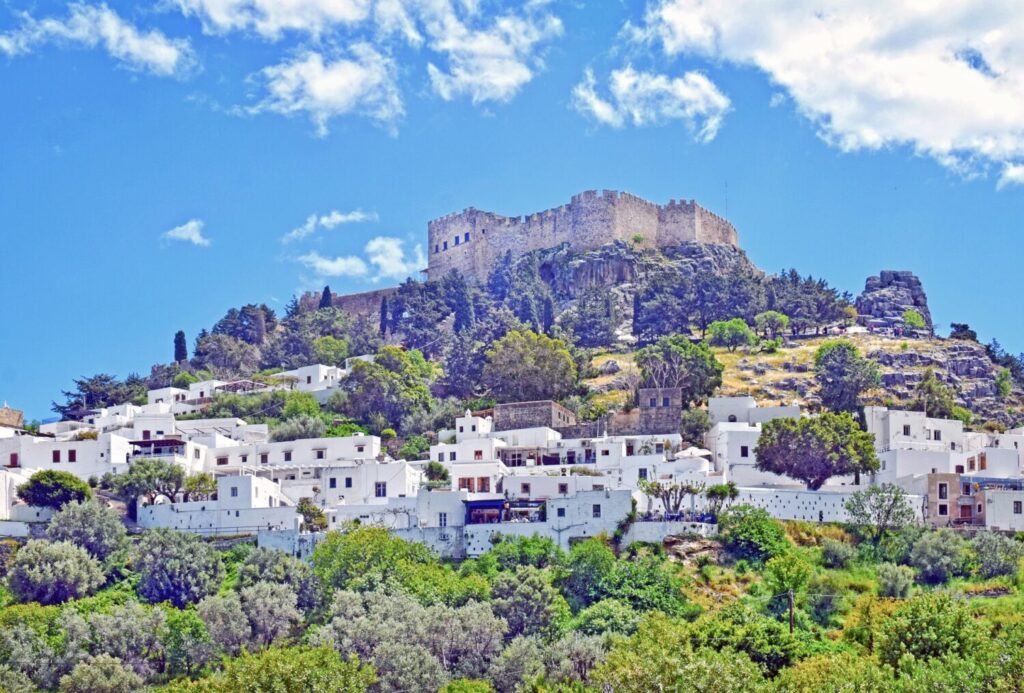 Lindos sull'isola di Rodi nel Dodecanneso, foto Dimitris Vetsikas da Pixabay