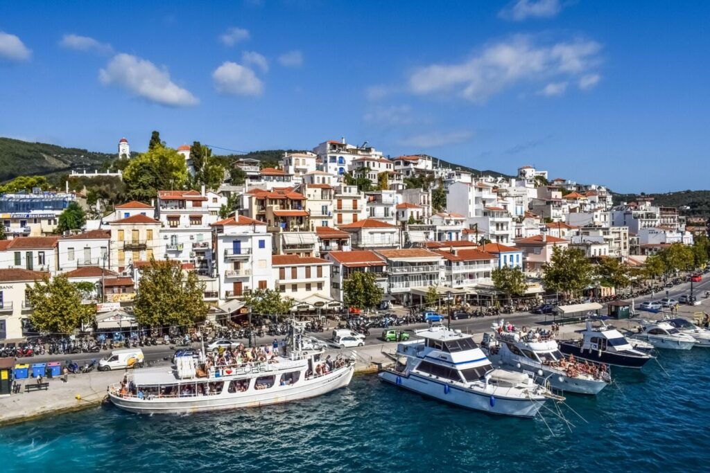Skiathos nelle isole Sporadi, foto di Dimitris Vetsikas da Pixabay