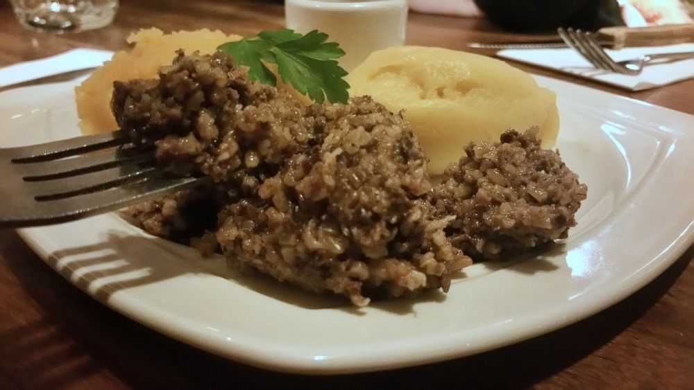 Un piatto di haggis, tipico scozzese, crediti Ale Carini
