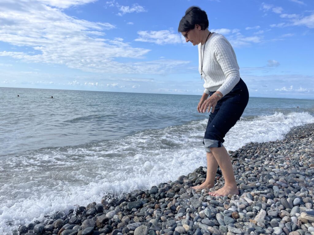 Marina Fiorenti sulla spiaggia di Batumi