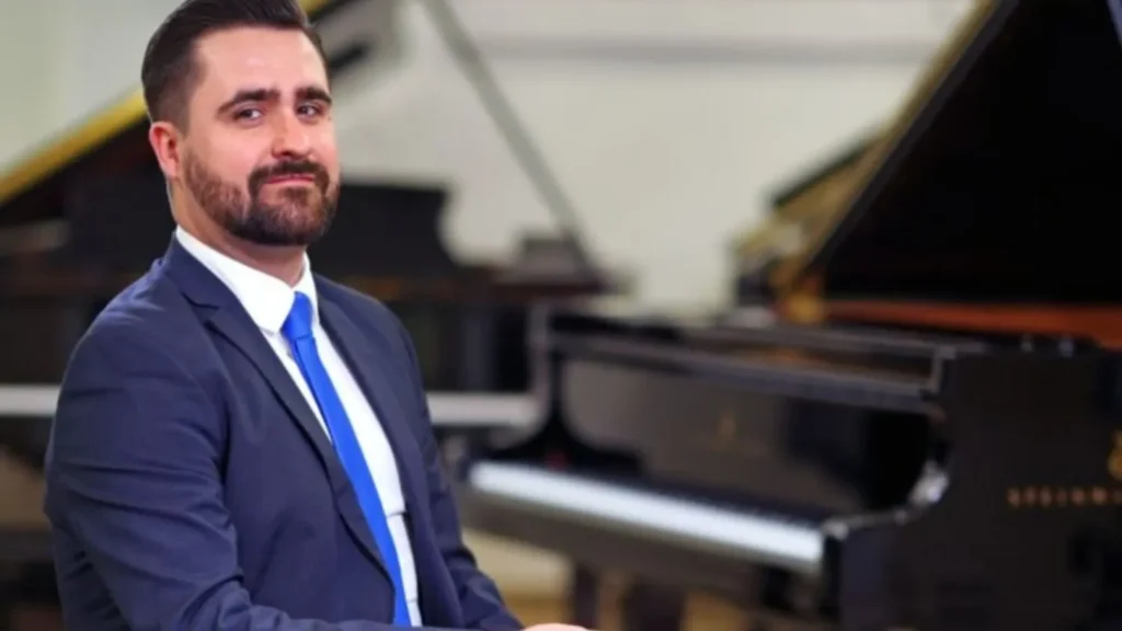 Il pianista ungherese Gergely Kovacs al concerto The New Four Season of Hungary and China