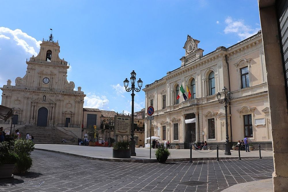 Piazza del Popolo a Palazzolo Acreide, in Sicilia