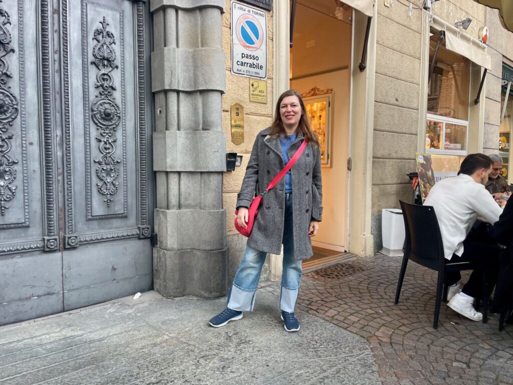Paola Bertoni in Piazza Carlo Alberto a Torino