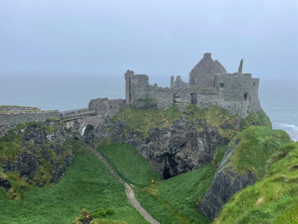 Le rovine del Castello di Dunluce, in Irlanda del Nord