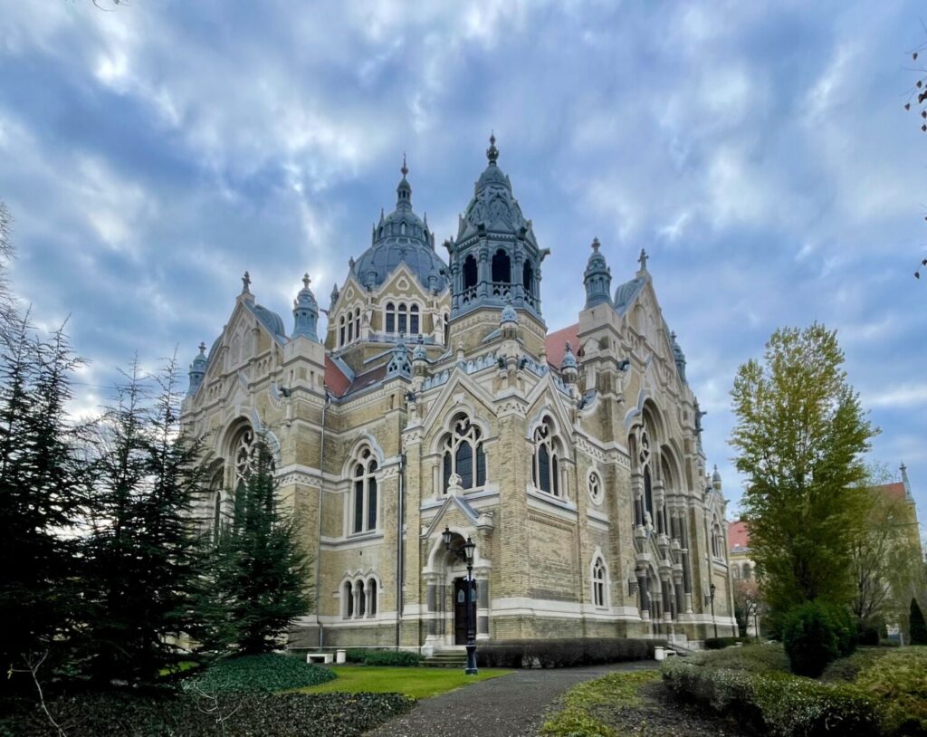 La Nuova Sinagoga di Szeged, considerata una delle più belle sinagoghe d’Europa, Ungheria