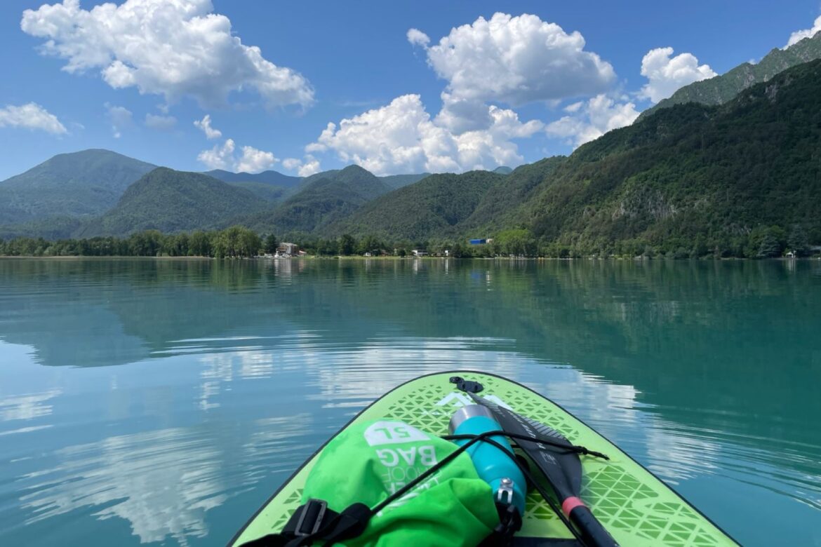SUP in un lago