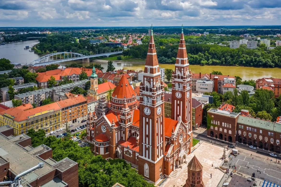 Vista dall'alto del Duomo di Szeged, Ungheria