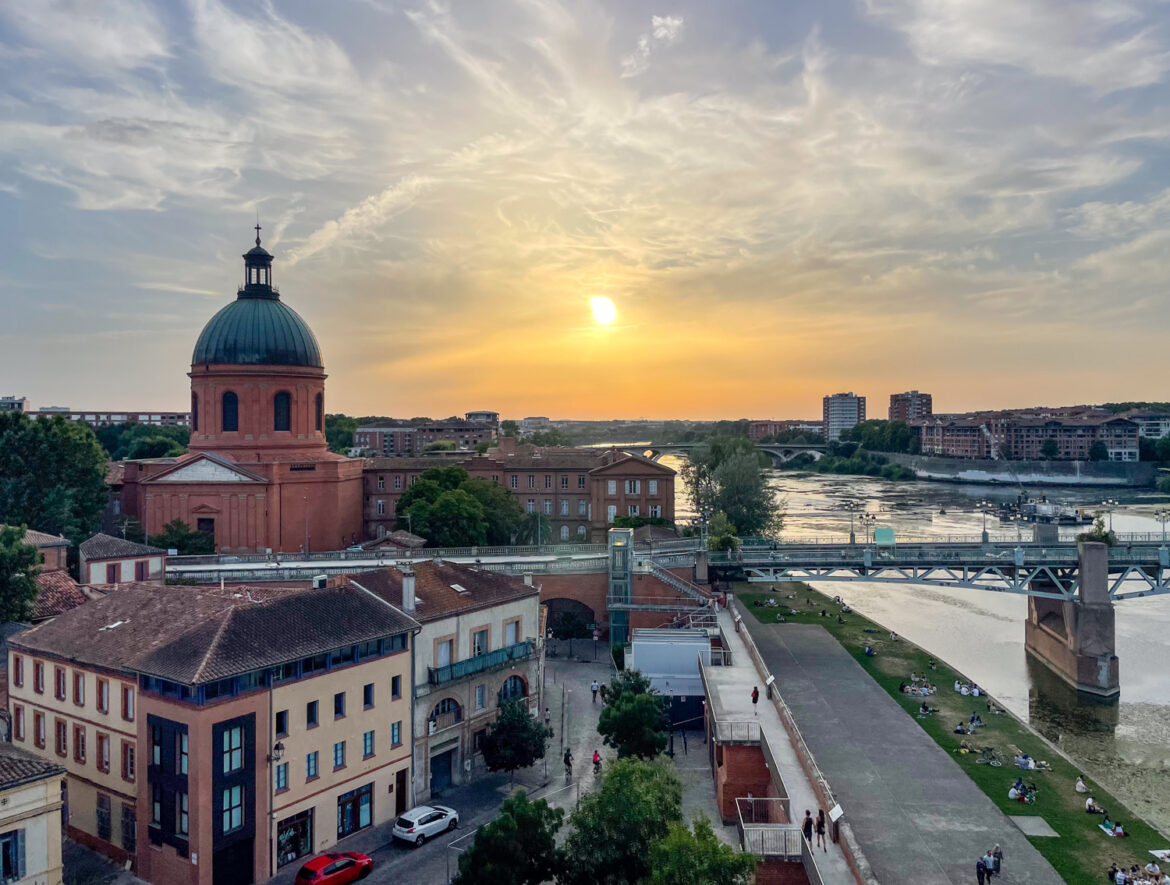 Tolosa al tramonto vista dall’alto Tolosa al tramonto vista dall'alto