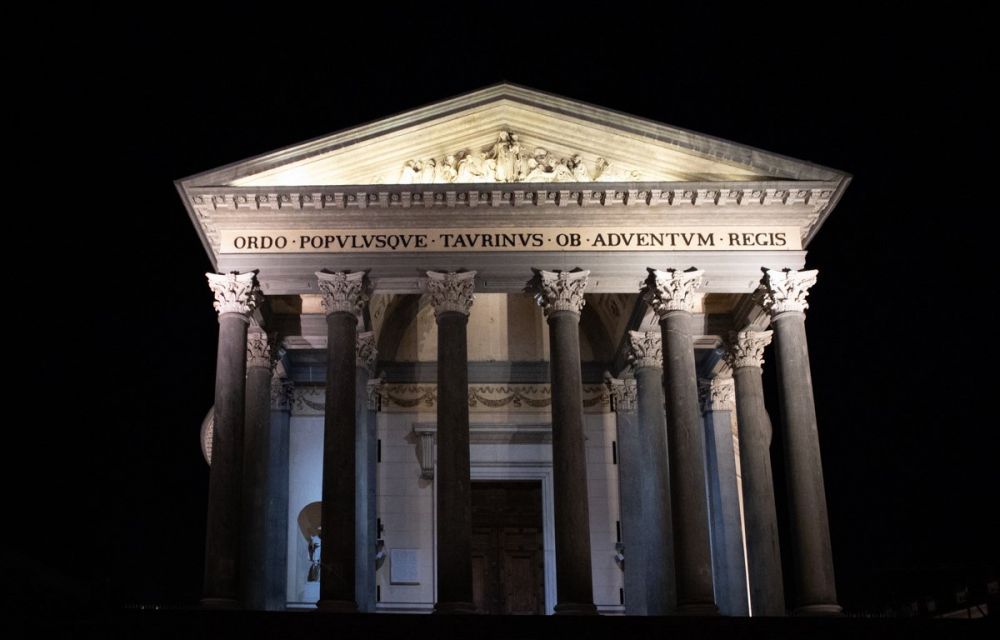 La chiesa della Gran Madre di Dio a Torino di notte durante il tour Torino Magica delle Travel Blogger Italiane per #cartolinedatorino