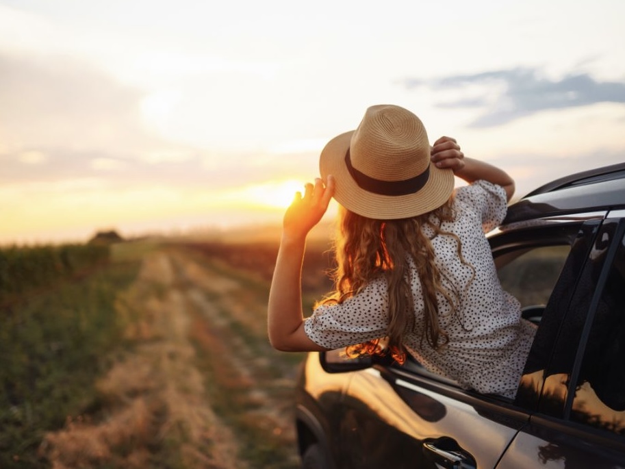 tramonto visto dall'auto